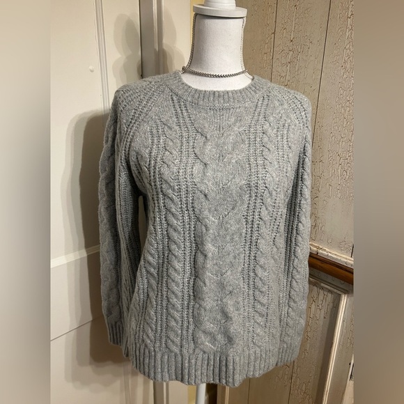 Rachel Zoe Sweaters - Rachel Zoe Light Gray Knit Sweater